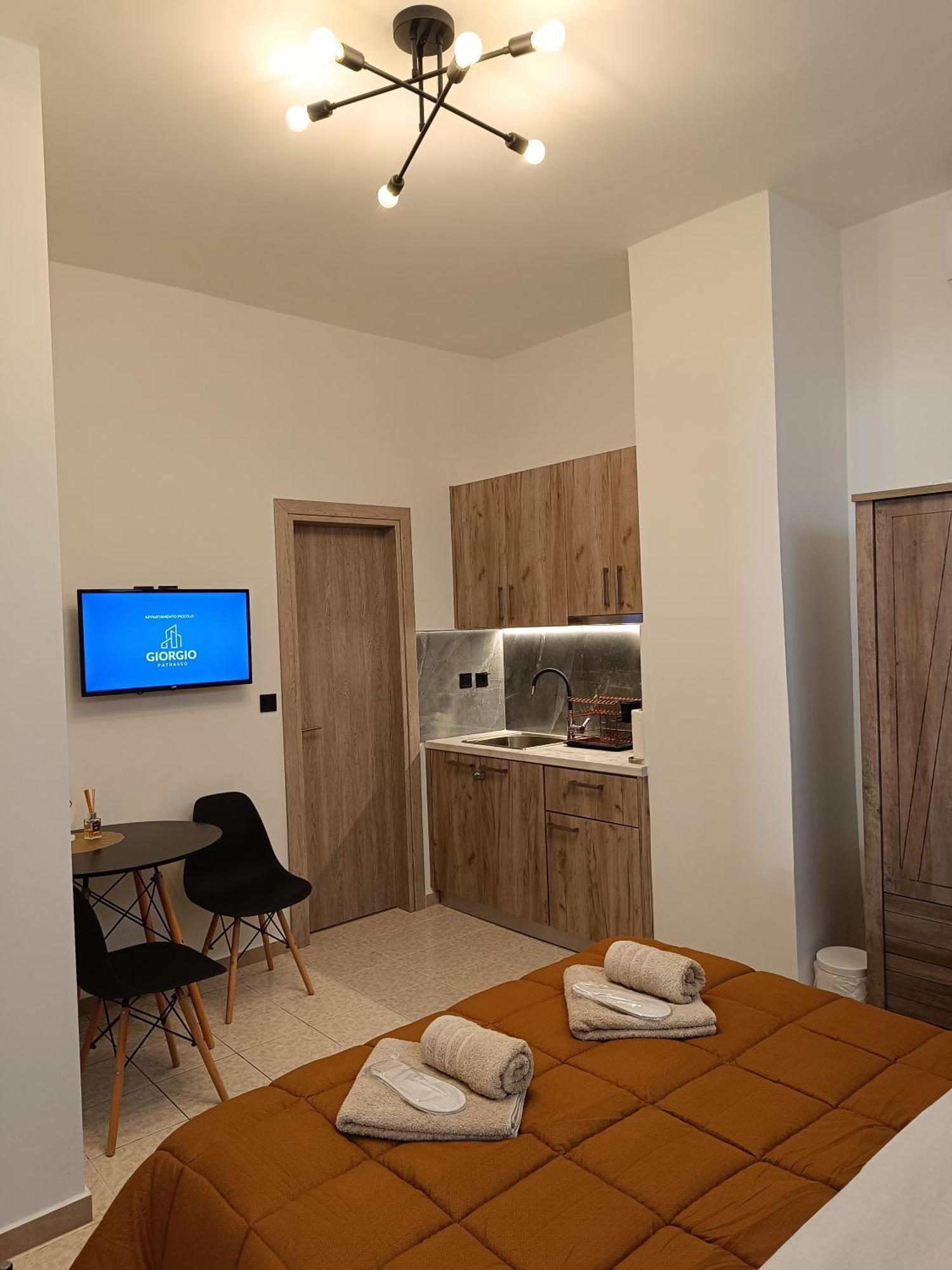 Giorgio Patrasso - Micro Apartment In The Center Of Patras Dış mekan fotoğraf