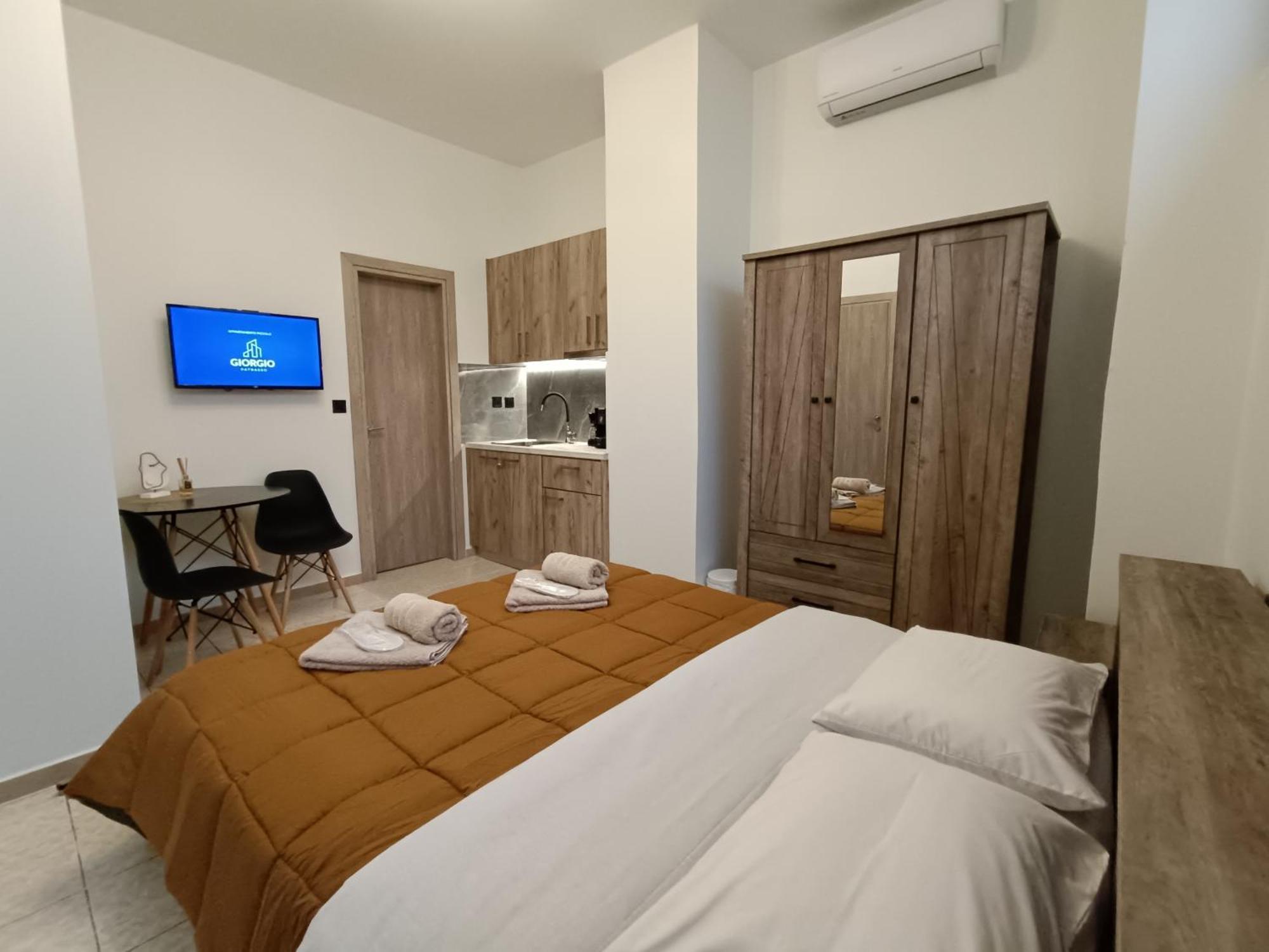 Giorgio Patrasso - Micro Apartment In The Center Of Patras Dış mekan fotoğraf