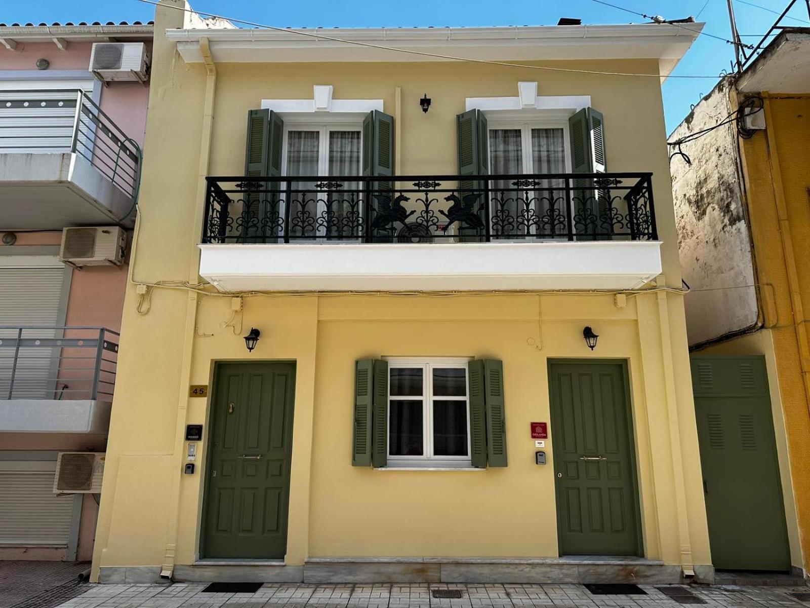 Giorgio Patrasso - Micro Apartment In The Center Of Patras Dış mekan fotoğraf