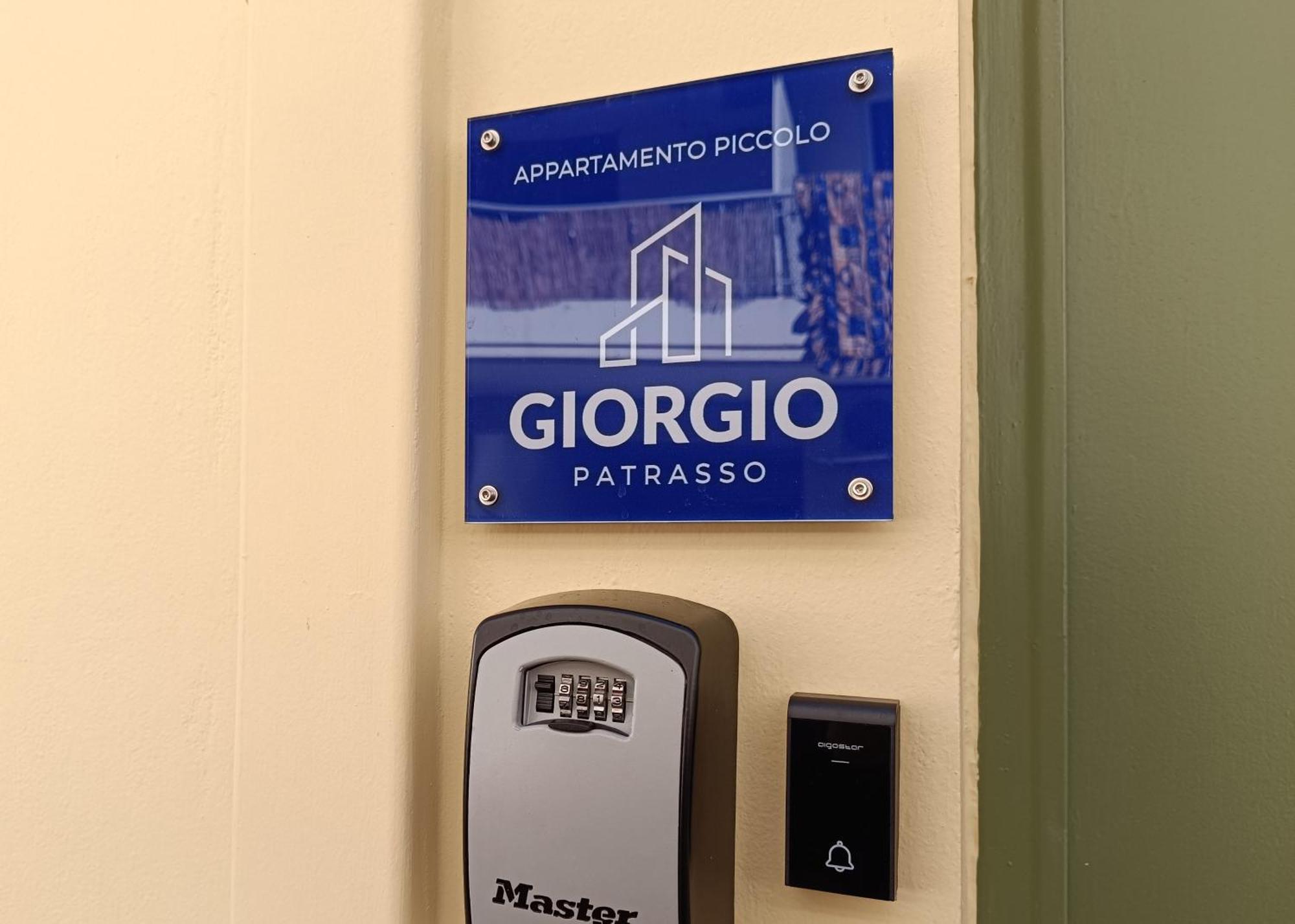 Giorgio Patrasso - Micro Apartment In The Center Of Patras Dış mekan fotoğraf