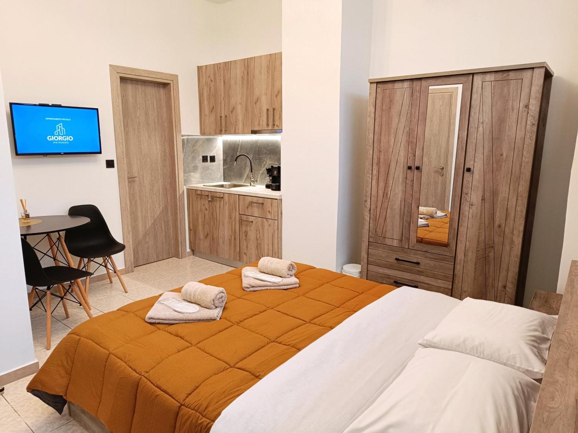Giorgio Patrasso - Micro Apartment In The Center Of Patras Dış mekan fotoğraf