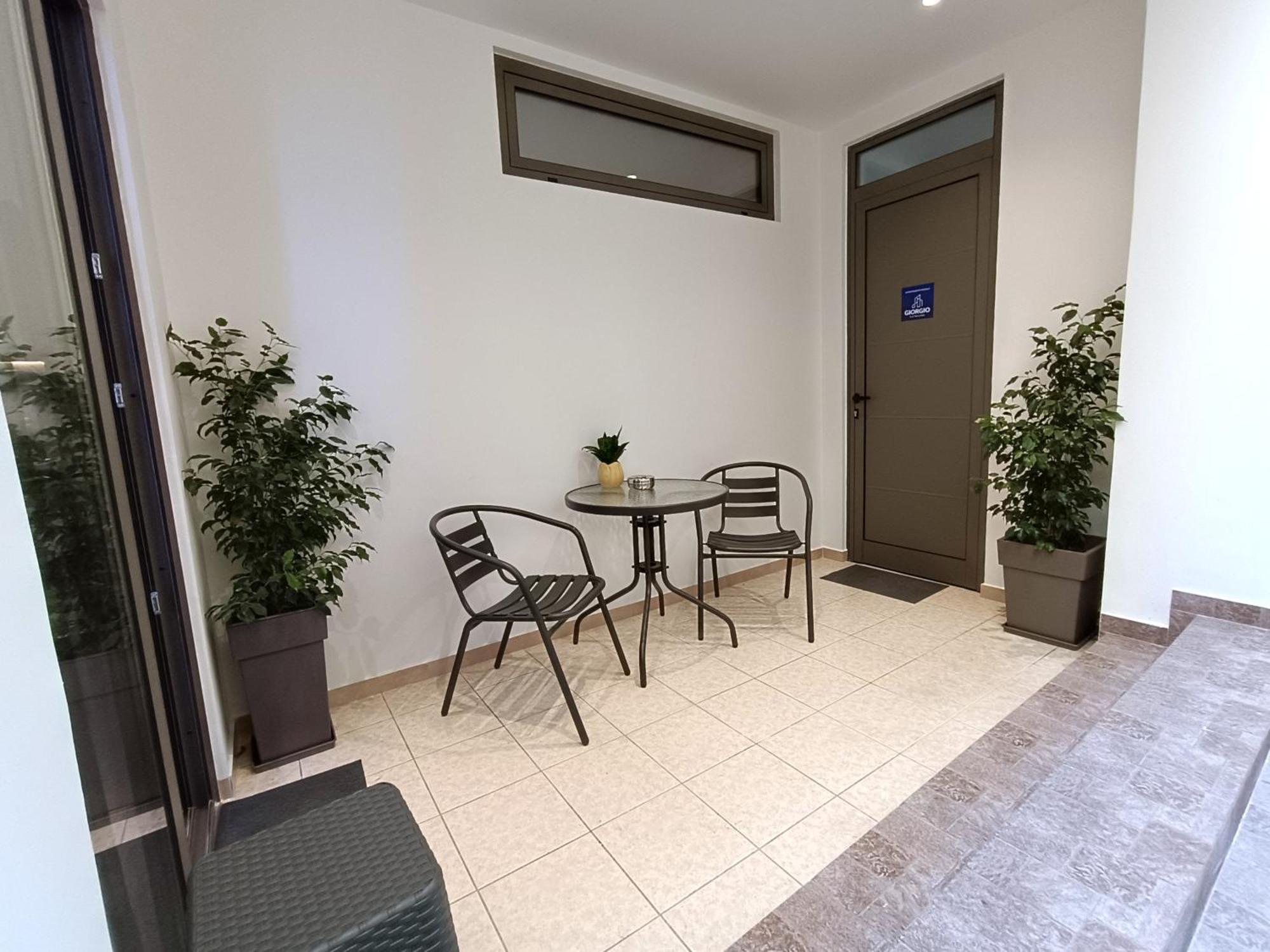 Giorgio Patrasso - Micro Apartment In The Center Of Patras Dış mekan fotoğraf